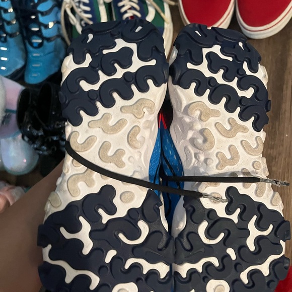 Blue Nike sneakers - Picture 2 of 2